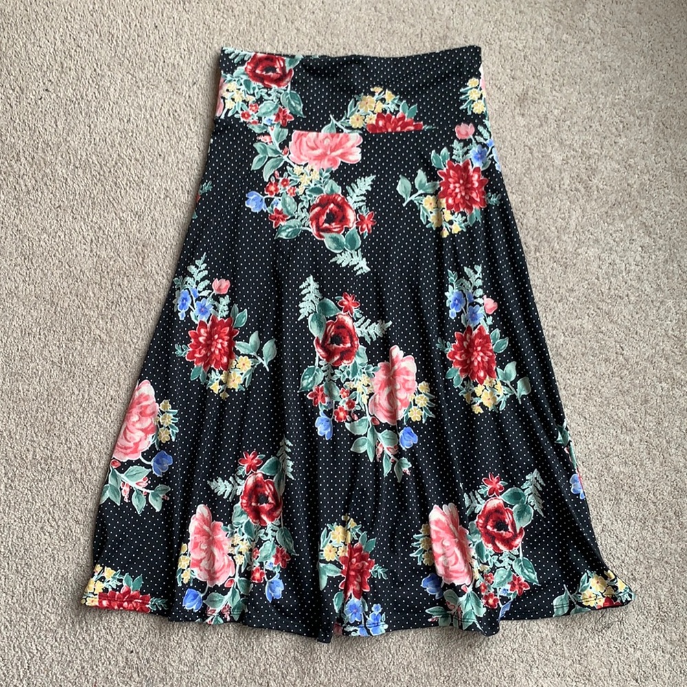 Magazine skirt